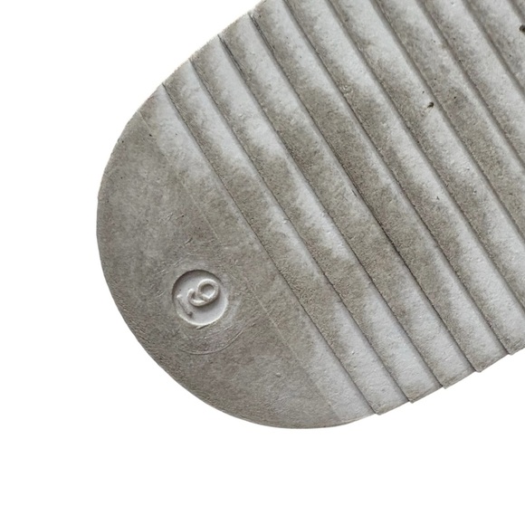 DISNEY Mickey Mouse Leather Sneakers in White & Lavender Size 9 -- ADORABLE!!!! - Picture 8 of 9